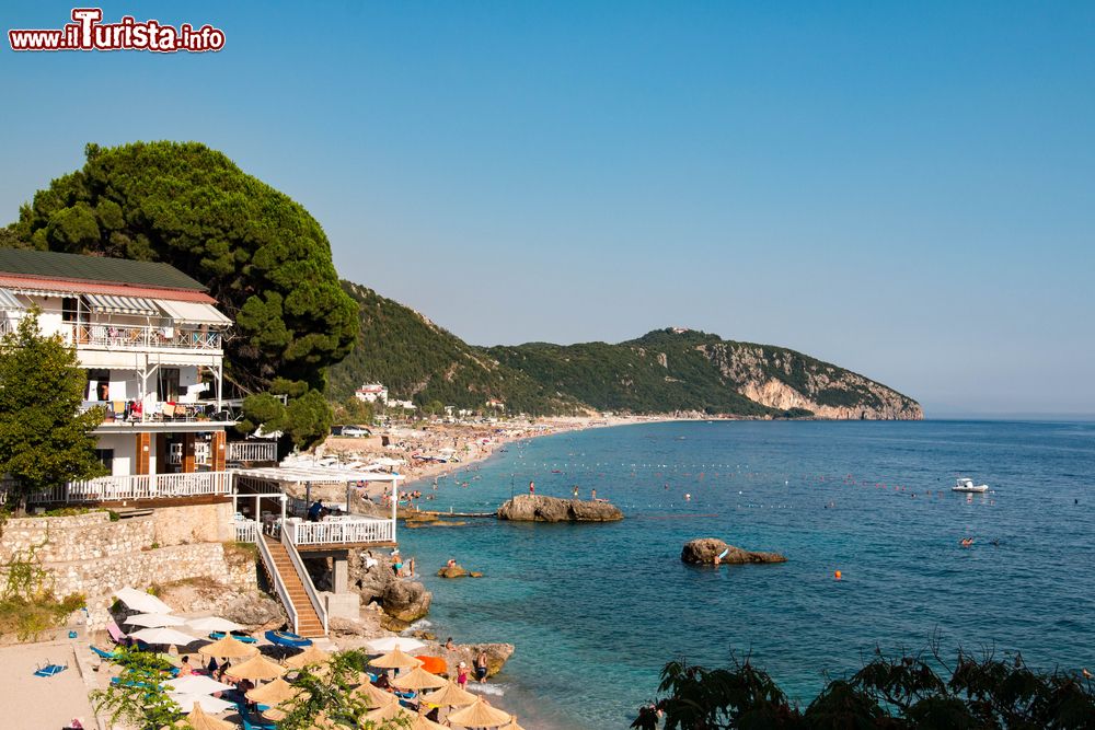 Immagine Il mare e la spiaggia di Dhermi in Albania