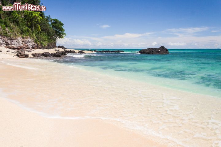 Immagine Il mare limpido di una spiaggia di Nosy Be, la più grande isola del Madagascar. 