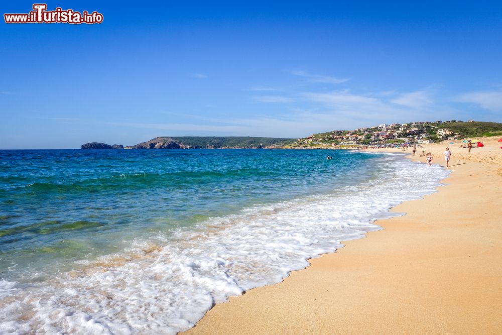 Immagine Il mare pulito della spiaggia di Torre dei Corsari, Costa Verde della Sardegna