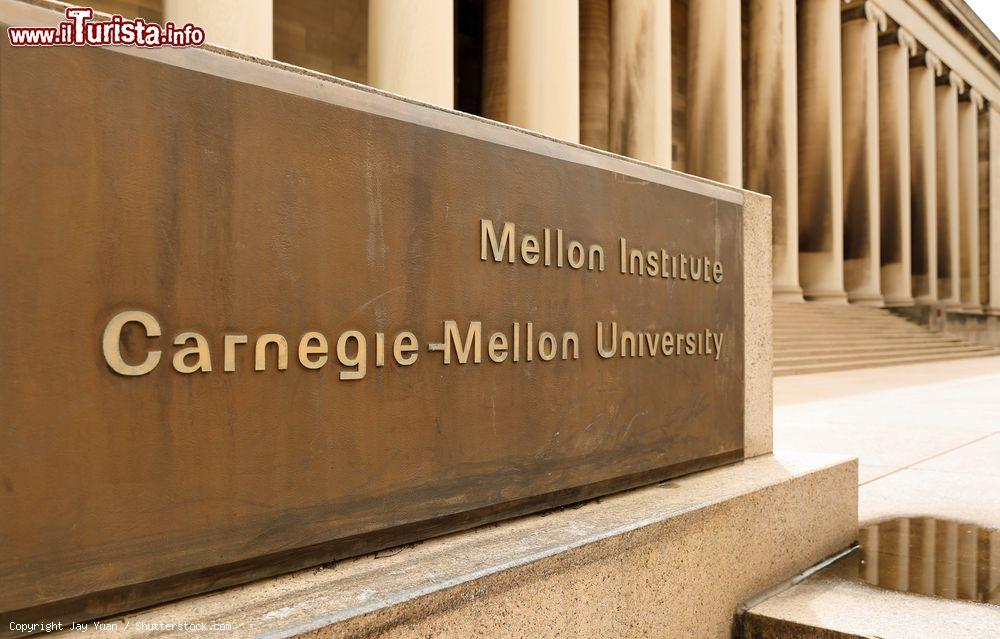 Immagine Il Mellon Institute of Carnegie alla Mellon University di Pittsburgh, Pennsylvania USA. E' inserita fra le 25 università più prestigiose degli Stati Uniti d'America - © Jay Yuan / Shutterstock.com