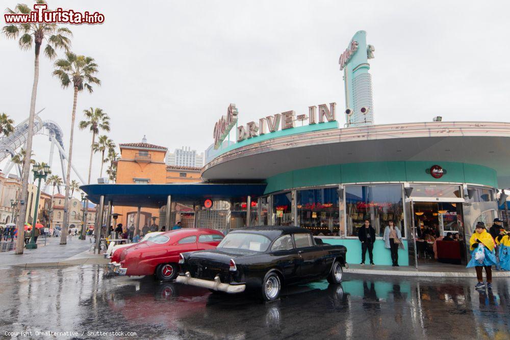 Immagine Il Mel's Drive-In agli Universal Studios di Osaka, Giappone. E' un tipico fast food americano - © Ormalternative / Shutterstock.com