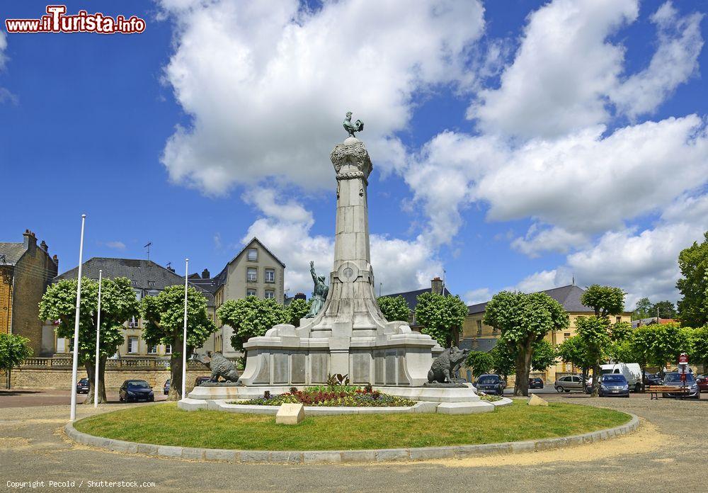Immagine Il Memorial ai Caduti della Prima Guerra Mondiale di Sedan, Francia. Nei pressi di questa cittadina si sono svolte numeroese battaglie militari - © Pecold / Shutterstock.com