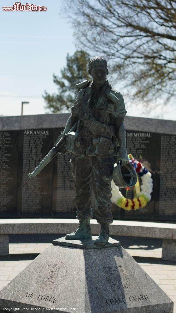 Immagine Il Memorial ai veterani del Vietnam al Campidoglio di Little Rock, Arkansas (USA) - © Reed Means / Shutterstock.com