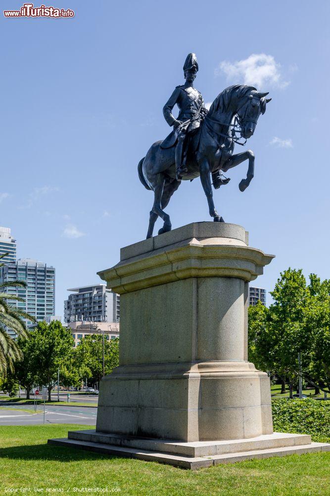 Immagine Il memorial al marchese di Linlithgow a Melbourne, Australia. Questo titolo nobiliare è stato creato per John Adrian Lewis Hope, settimo conte di Hopetoun, primo governatore generale dell'Australia - © Uwe Aranas / Shutterstock.com