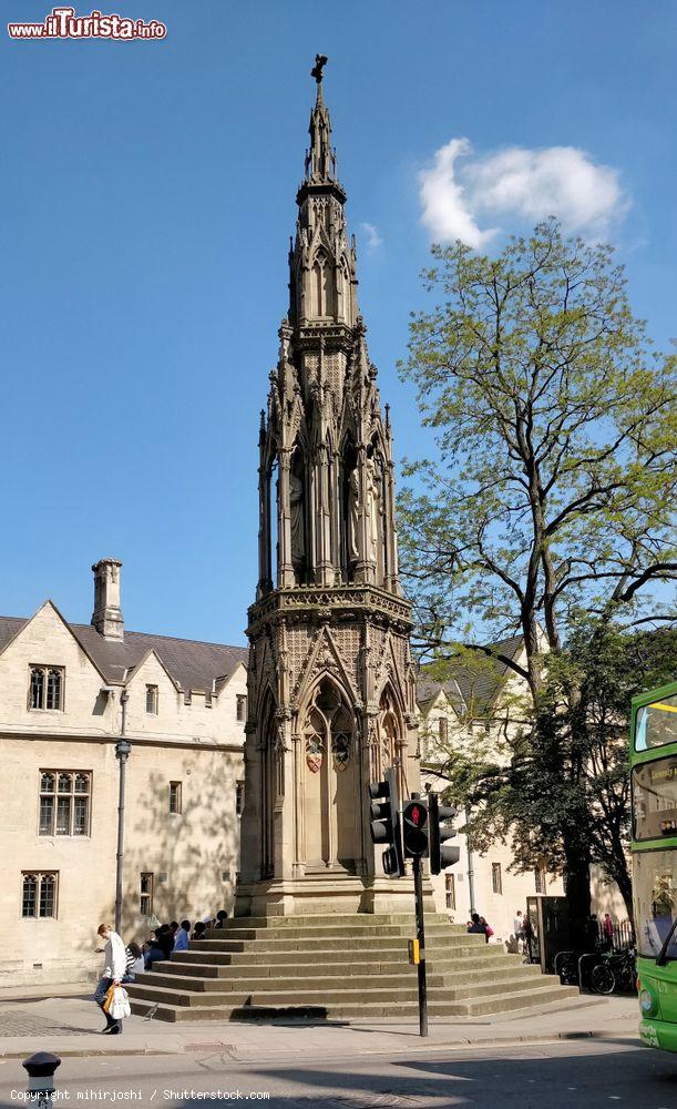 Immagine Il Memoriale dei Martiri di Oxford, Inghilterra (UK). Ideato da sir George Gilbert Scott, questo monumento terminato nel 1843 si trova nell'intersezione fra St. Giles, Magdalen Street e Beaumont Street - © mihirjoshi / Shutterstock.com