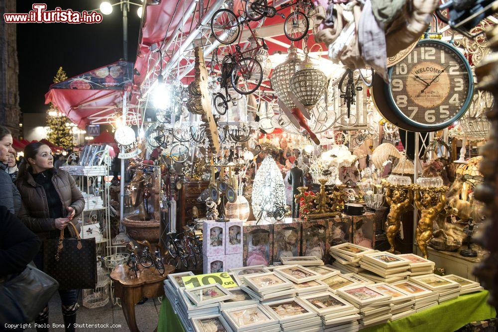 Immagine Il mercatino di Natale degli Oh Bej! Oh Bej!, la festa di Sant'Ambrogio a Milano - © Paolo Bona / Shutterstock.com