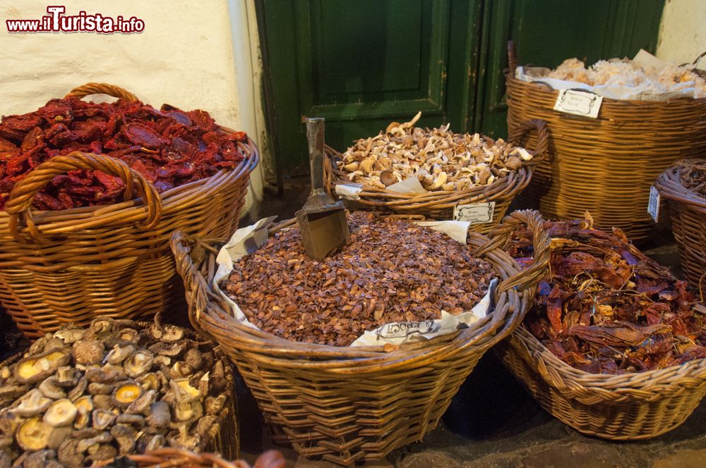 Immagine Il mercato alimentare di Tandil con i prodotti tipici dell'Argentina.