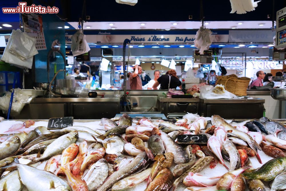 Immagine Il mercato de L'Olivar a Palma di Maiorca, isole Baleari, Spagna. Questo bel mercato aperto al pubblico nel 1951 si trova nel cuore della città, in Plaza del Olivar 4 fra Plaza Espana e Calle San Miguel. 