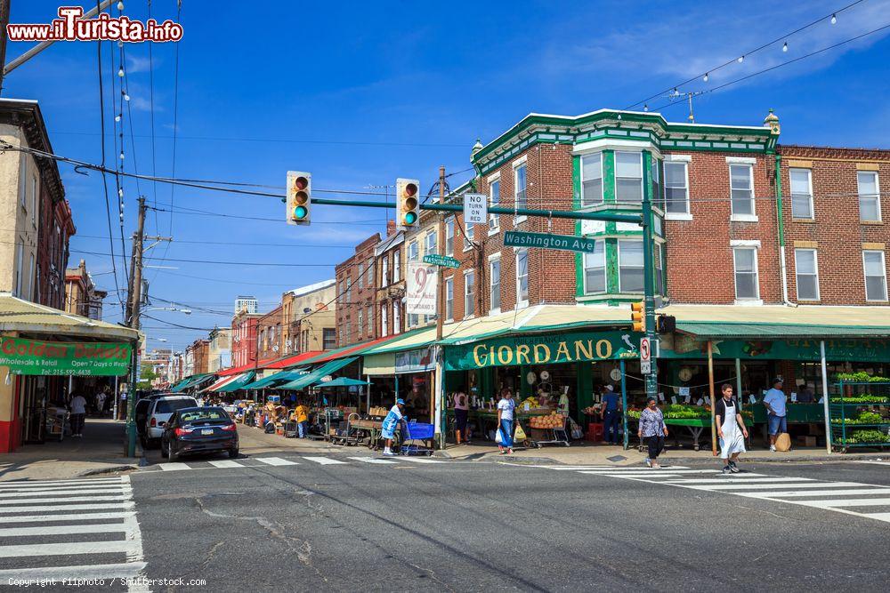 Immagine Il mercato italiano di Philadelphia, Pennsylvania (USA). E' il più vecchio mercato all'aperto in funzione degli Stati Uniti d'America - © f11photo / Shutterstock.com