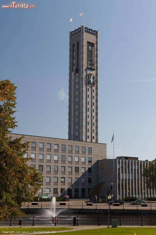 Immagine Il moderno edificio del Municipio nella città di Vasteras, Svezia - © Lev Levin / Shutterstock.com