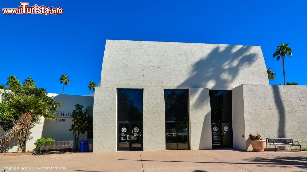 Immagine Il moderno Palazzo Municipale della città di Scottsdale, Arizona  - © jejim / Shutterstock.com