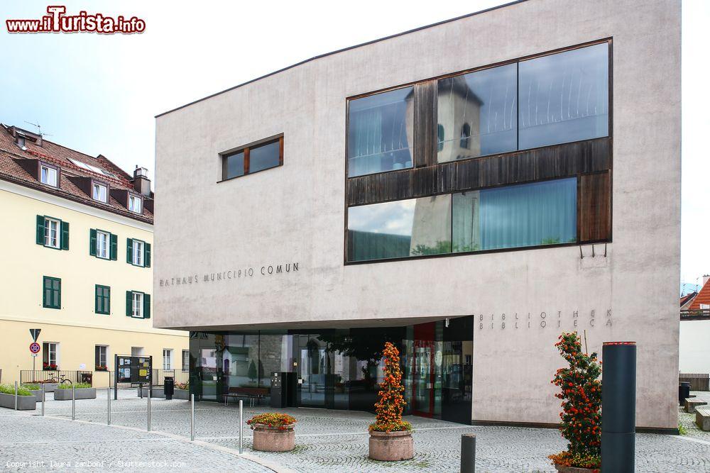 Immagine Il moderno Palazzo Municipale di San Lorenzo di Sebato, Val Pusteria, Trentino Alto Adige  - © laura zamboni / Shutterstock.com