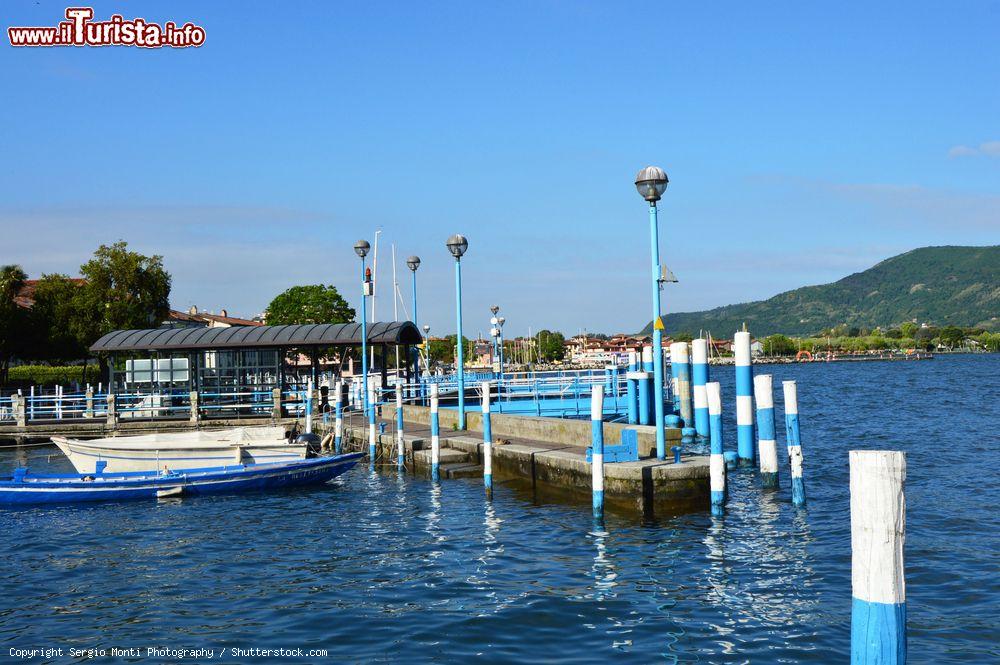 Immagine Il molo del porticciolo di Iseo, dove attraccano le imbarcazioni che solcano il Lago d'Iseo - foto © Sergio Monti Photography / Shutterstock.com