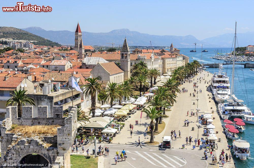 Immagine Il molo della cittadina croata di Trogir, patrimonio Unesco dal 1997 - © TanyaRozhnovskaya / Shutterstock.com