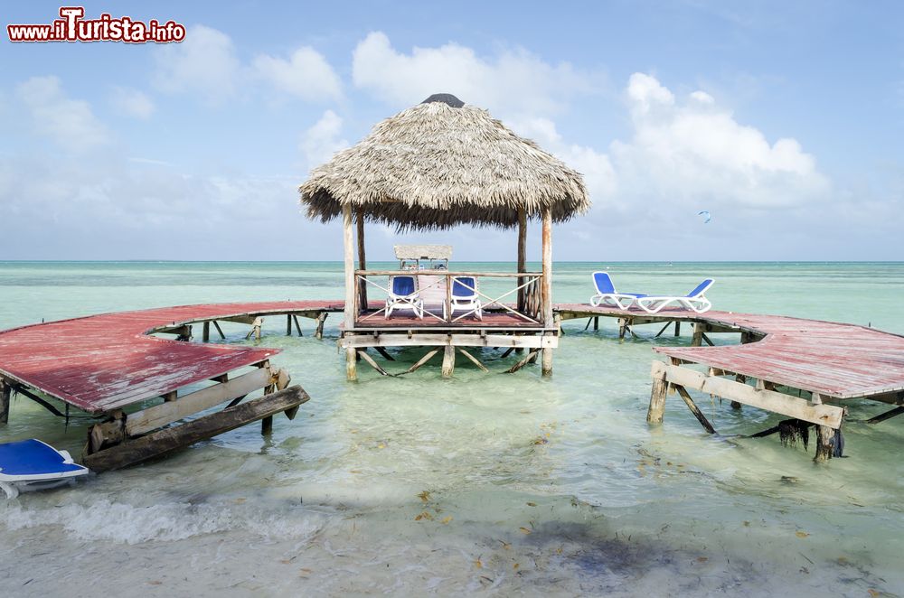Immagine Il molo di una spiaggia di Cayo Guillermo, provincia di Ciego de Avila a Cuba.