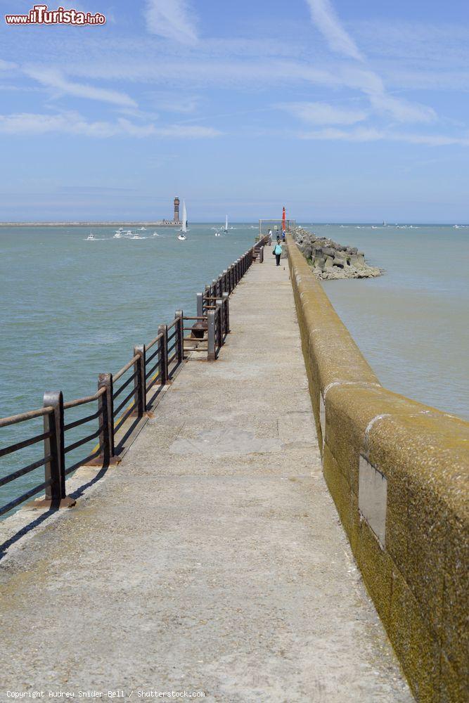 Immagine Il molo est del porto di Dunkerque, da cui vennero evacuate le truppe durante l'operazione Dynamo, raccontata nel film "Dunkirk" di Cristopher Nolan - foto © Audrey Snider-Bell / Shutterstock.com