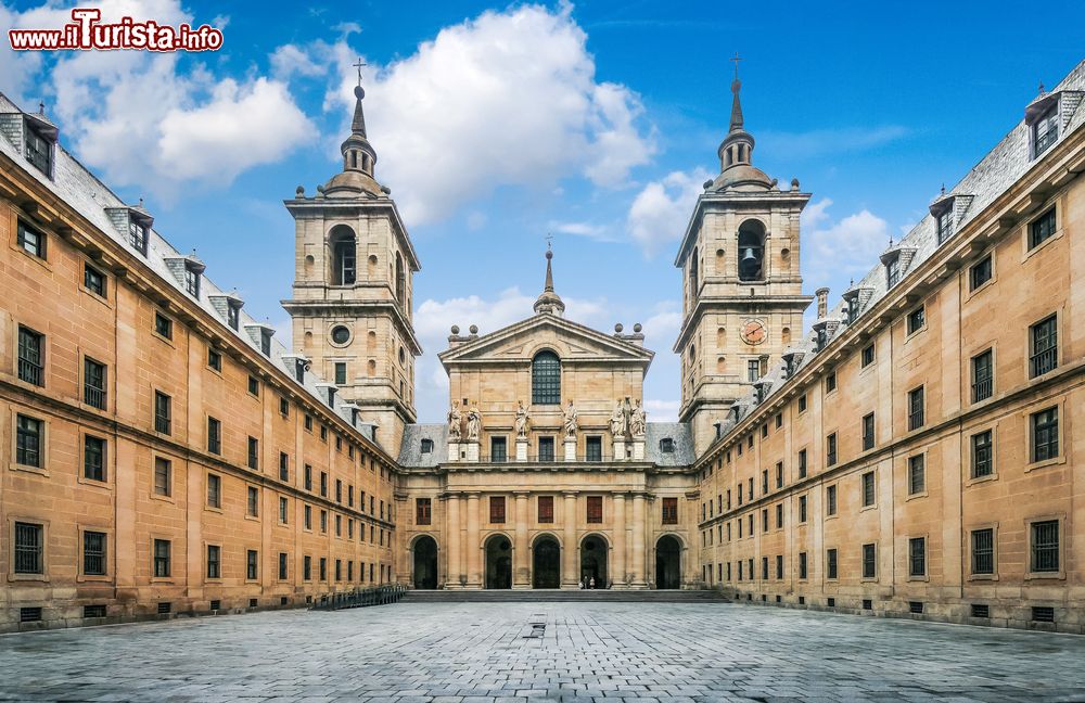 Immagine Il monastero reale di San Lorenzo de El Escorial, Madrid, Spagna: dal 1984 è patrimonio mondiale dell'umanità.
