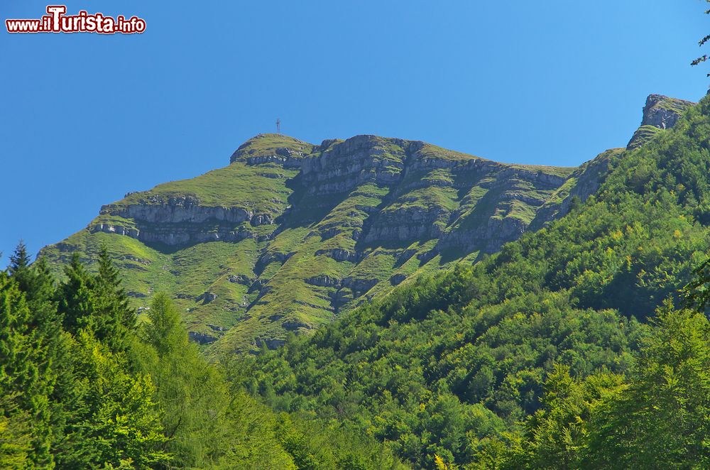 Immagine Il monte Corno alle Scale fotografato dal lago Cavone, Appennino Tosco-Emiliano