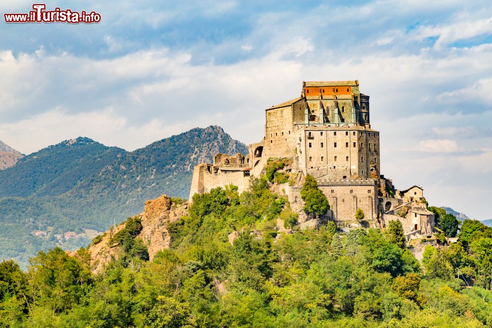 Immagine Il monte Pirchiriano e la magnicia Sacra di San Michele a Sant'Ambrogio di Torino