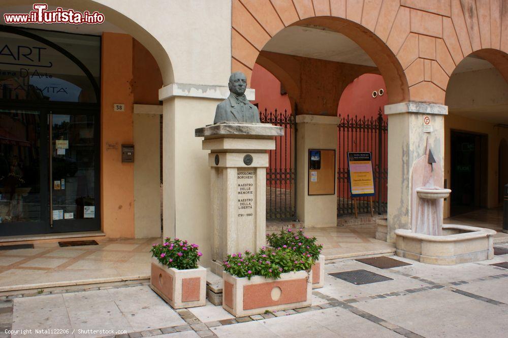 Immagine Il Monumento a Bartolomeo Borghesi a Savignano sul Rubicone in Emilia-Romagna - © Natali22206 / Shutterstock.com