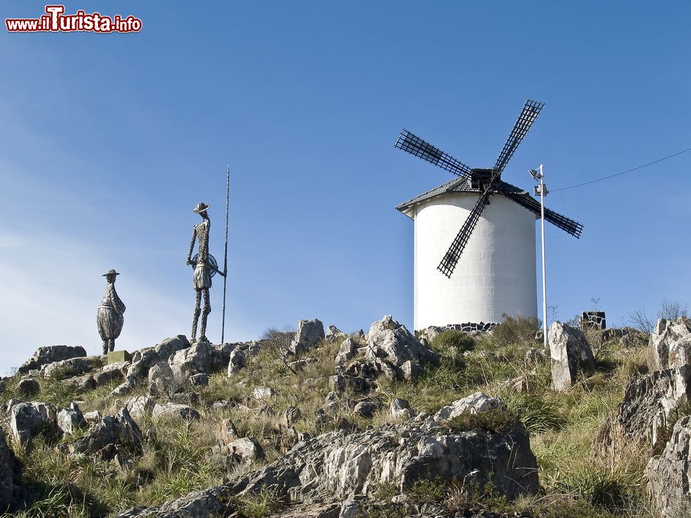 Immagine Il monumento a Don Chisciotte della Mancia, nella città di Tandil in Argentina