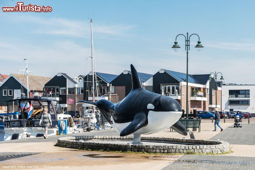 Immagine Il monumento all'Orca nella marina di Urk in Olanda - © fokke baarssen / Shutterstock.com