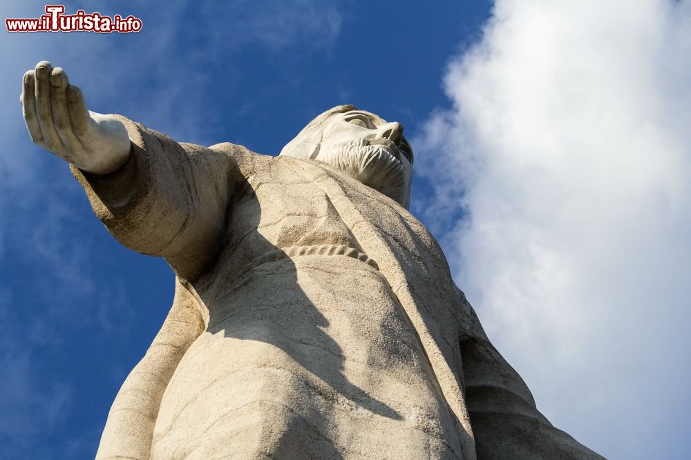 Immagine Il monumento El Cristo del Picacho nella città di Tegucigalpa, Honduras.
 