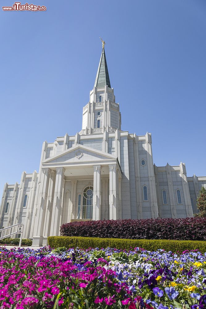 Immagine Il Mormon Temple a Houston, Texas: si tratta del 97° edificio religioso costruito dalla chiesa di Gesù Cristo dei Santi degli Ultimi Giorni.