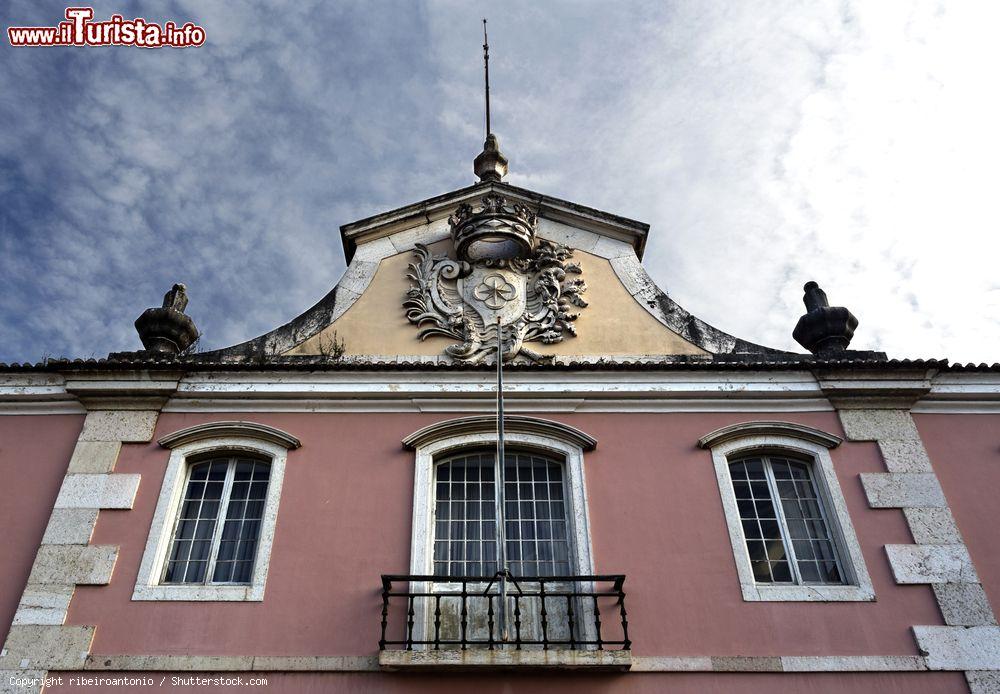 Immagine Il Municipio di Oeira in Portogallo - © ribeiroantonio / Shutterstock.com