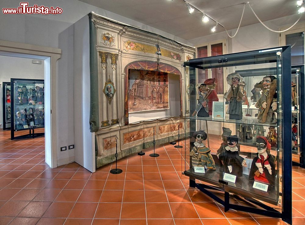 Immagine Il Museo dei Burattini è una delle esposizioni più divertenti a Budrio, Emilia-Romagna - © Pierluigi Mioli - CC BY-SA 4.0, Wikipedia