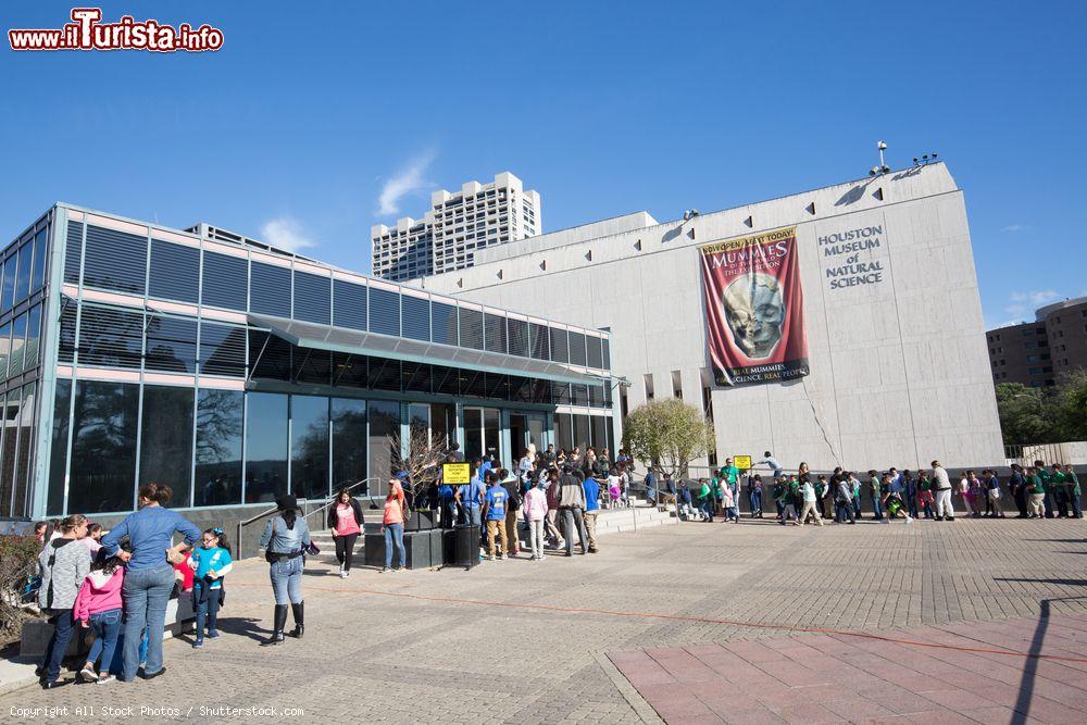 Immagine Il Museo di Scienze Naturali di Houston in una giornata di festa, Texas (USA) - © All Stock Photos / Shutterstock.com
