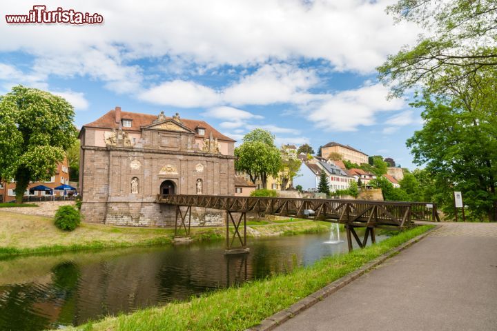 Immagine Il Museo di Storia di Breisach am Rhein, Germania. L'edificio ospita al suo interno oggetti, immagini e manufatti che ripercorrono 4 mila anni di storia - © 138504443 / Shutterstock.com