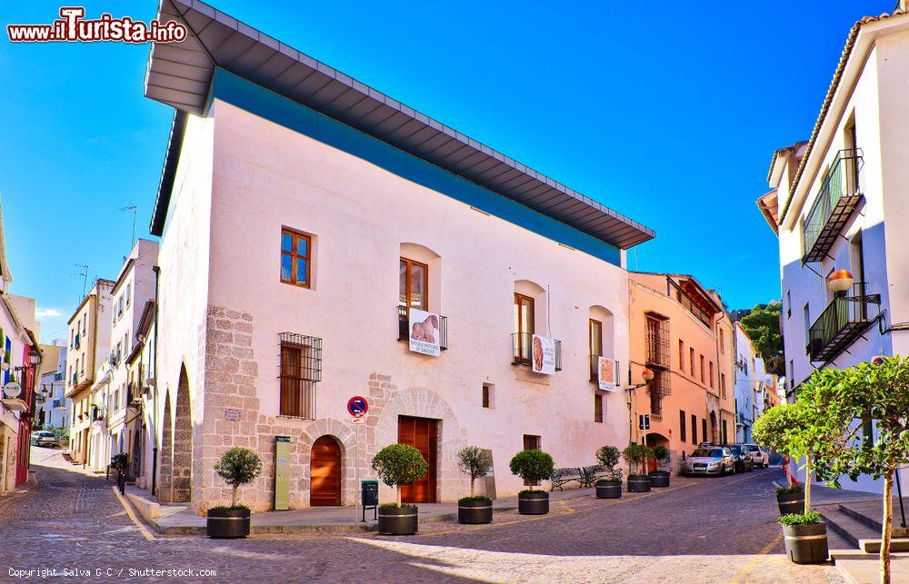 Immagine Il Museo di Storia di Sagunto, Spagna: espone reperti d'arte e manufatti che documentano la storia della cittadina, inclusa l'epoca romana - © Salva G C / Shutterstock.com