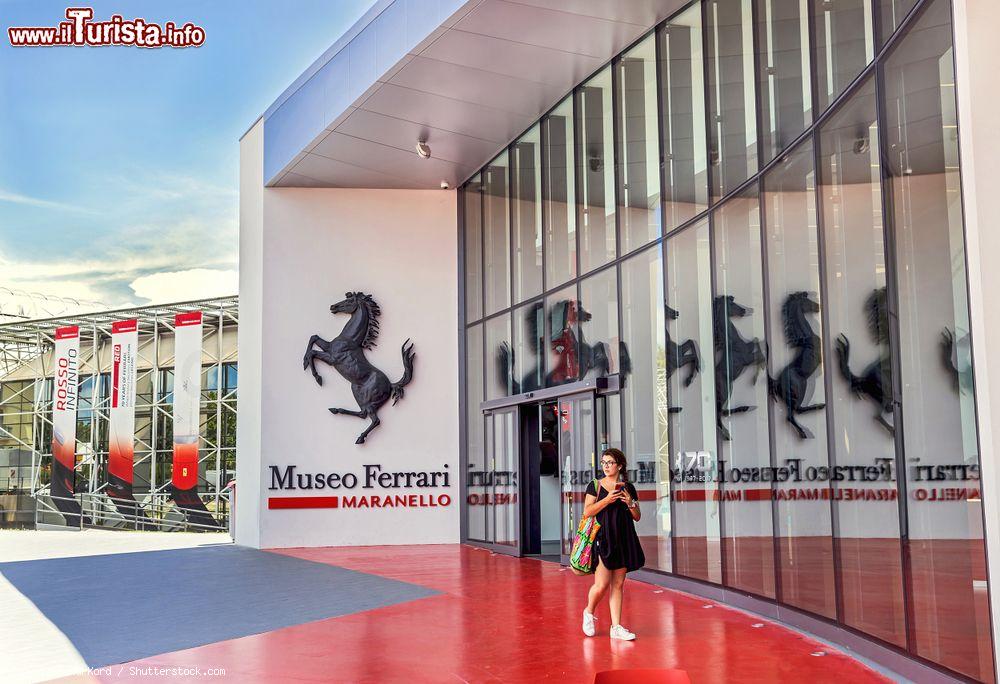 Immagine Il Museo Ferrari di Maranello attira ogni anno migliaia di visitatori da tutto il mondo  - © MarKord / Shutterstock.com