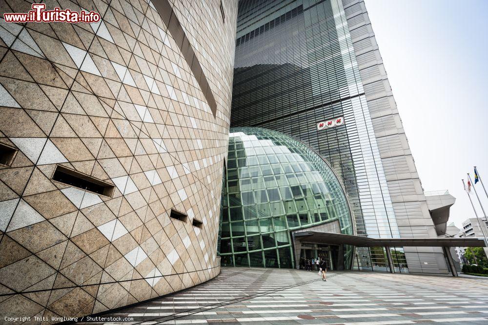 Immagine Il NHK Broadcasting Center Building e il Museo di Storia di Osaka, Giappone - © Thiti Wongluang / Shutterstock.com