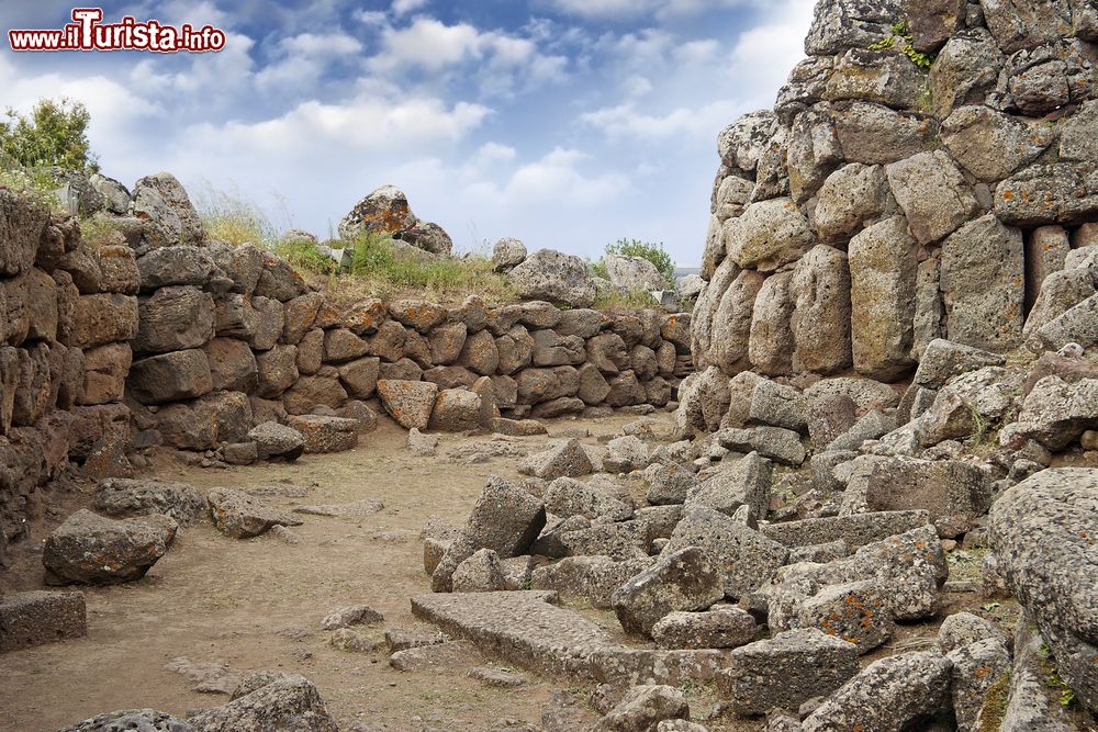 Immagine Il Nuraghe Arrubiu vicino a Sardara in Sardegna - © Gianni Careddu - CC BY-SA 4.0, Wikipedia