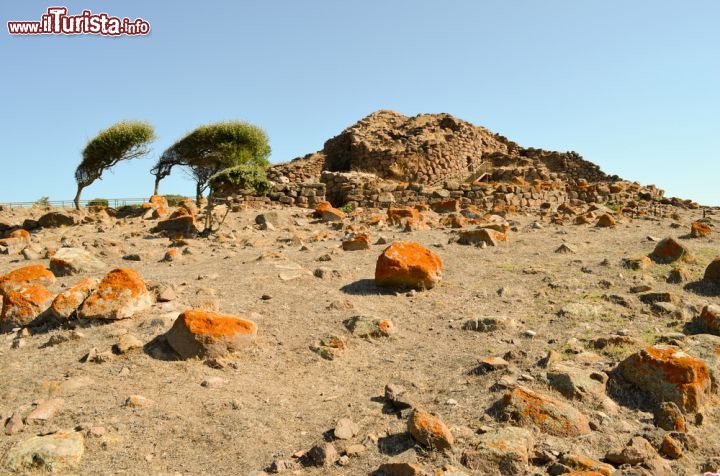 Immagine Il Nuraghe Seruci si trova non lontano da Iglesias in Sardegna - © Gigi Peis / Shutterstock.com