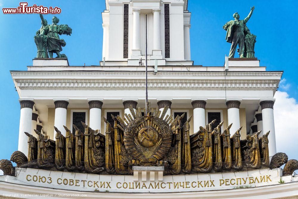 Immagine Il padiglione principale del parco VDNKh a Mosca, Russia - © Viacheslav Lopatin / Shutterstock.com