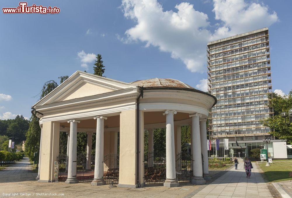 Immagine Il Padiglione Tempel alle terme di Rogaska Slatina in Slovenia - © Cortyn / Shutterstock.com