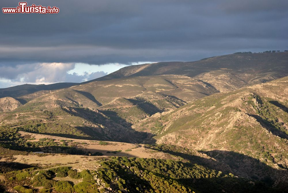 Immagine Il paesaggio delle montagne intorno a Sinnai in Sardegna