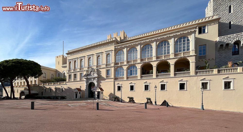 Immagine Il Palais princier (Palazzo dei principi) nel principato di  Monaco Il Palais princier nel principato di Monaco Il Palais princier nel principato di Monaco - © Benoît Prieur / Wikimedia Commons, CC BY-SA 4.0, Wikipedia