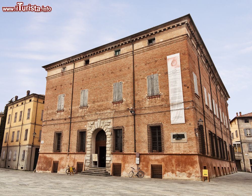 Immagine Il Palazzo Barozzi in centro a Vignola, provincia di modena