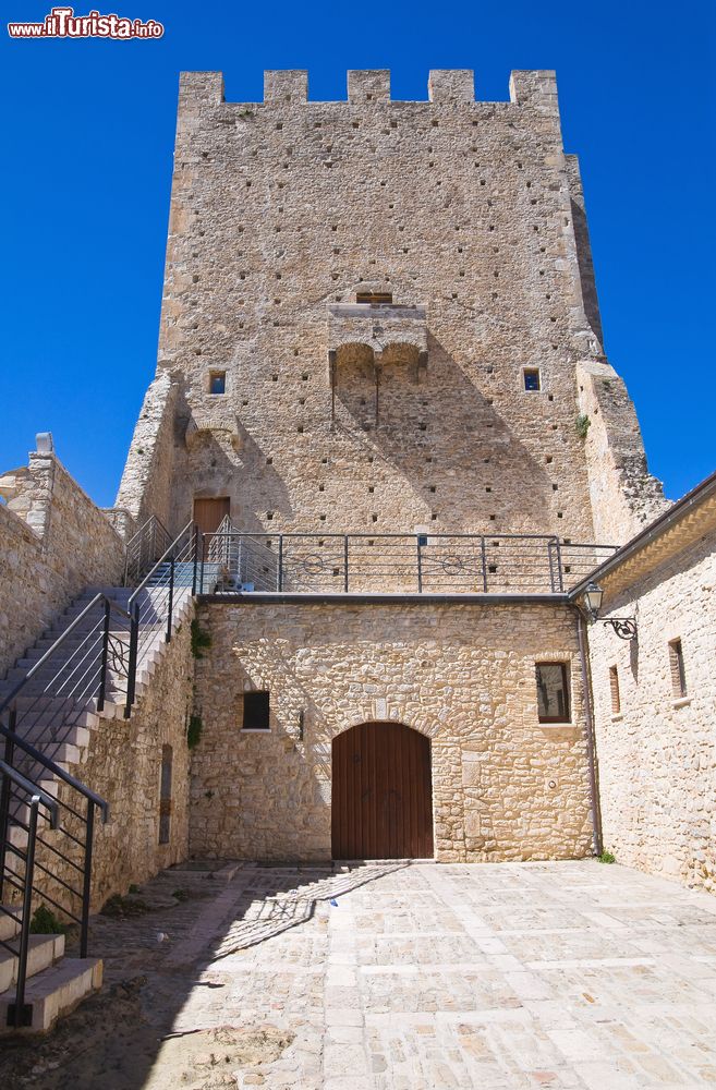 Immagine Il Palazzo Ducale a Pietramontecorvino, siamo nella Daunia in Puglia