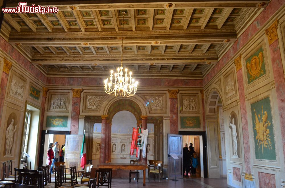 Immagine Il Palazzo Gonzaga-Guerrieri a Volta Mantovana in Lombardia