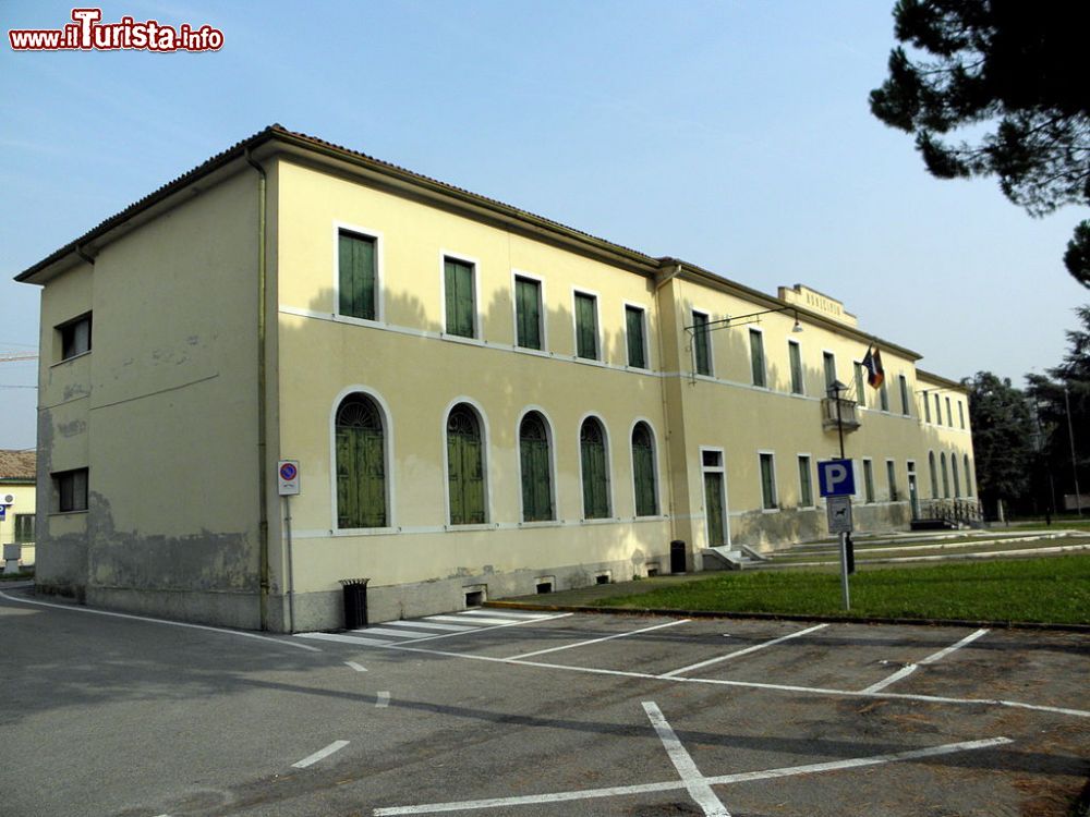 Immagine Il Palazzo municipale di Martellago provincia di Venezia  - © Threecharlie, CC BY-SA 3.0, Wikipedia