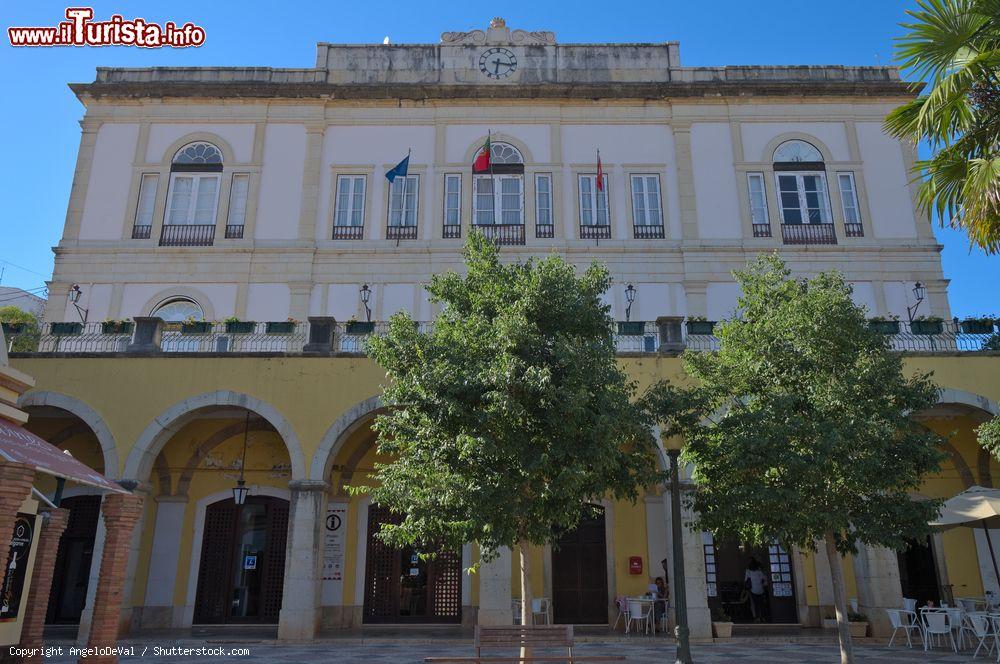 Immagine Il palazzo Municipale di Silves, Portogallo - © AngeloDeVal / Shutterstock.com