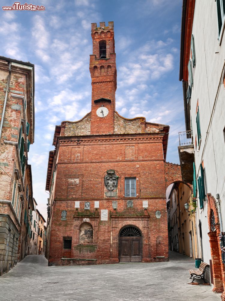 Immagine Il Palazzo Pretorio di Sinalunga in Toscana, siamo in provincia di Siena