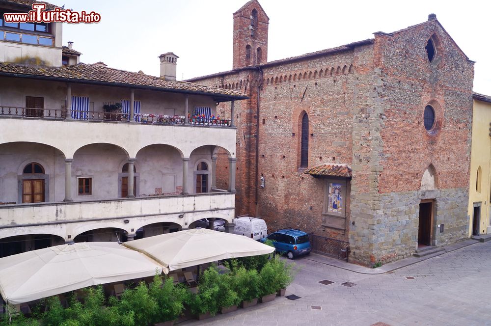 Immagine Il Palazzo Salviati e la Chiesa di San Lorenzo a San Giovanni Valdarno in Toscana