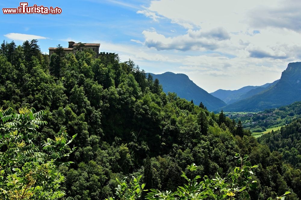 Immagine Il panorama dal centro di Stenico in Trentino