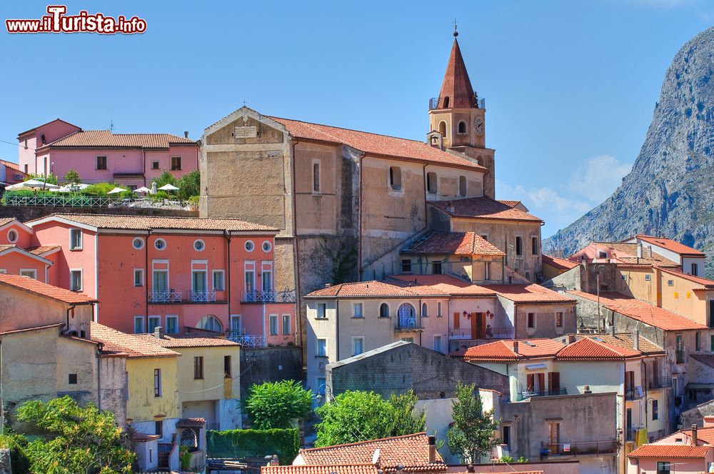 Immagine il panorama del borgo di Maratea in Basilicata
